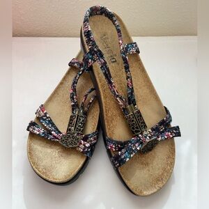 Algeria sandals